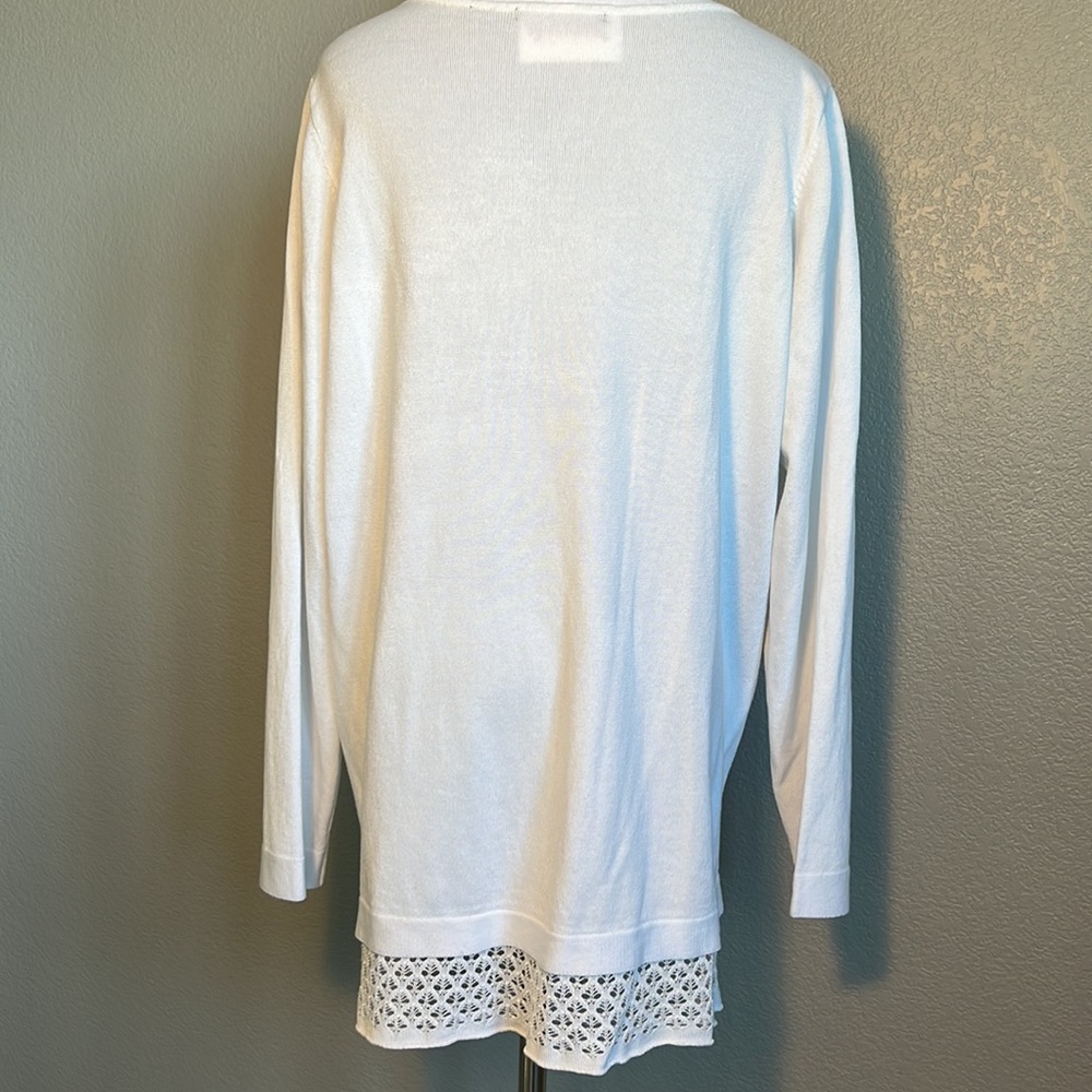 White Sweater with Sweater Lace Hemline Plus Size 2X - Picture 2 of 9